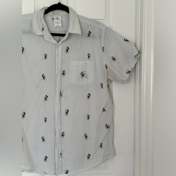 Mickey Mouse Disney button up shirt - Picture 9 of 9